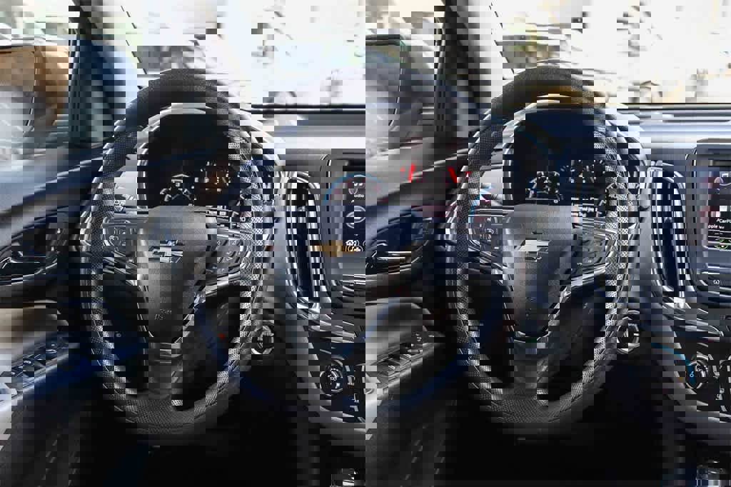 Used 2020 Chevrolet Equinox LS w/ LS Convenience Package image 16