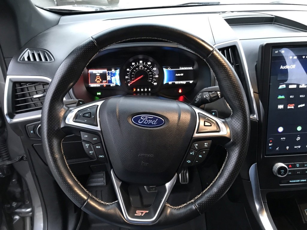 Used 2022 Ford Edge ST image 11