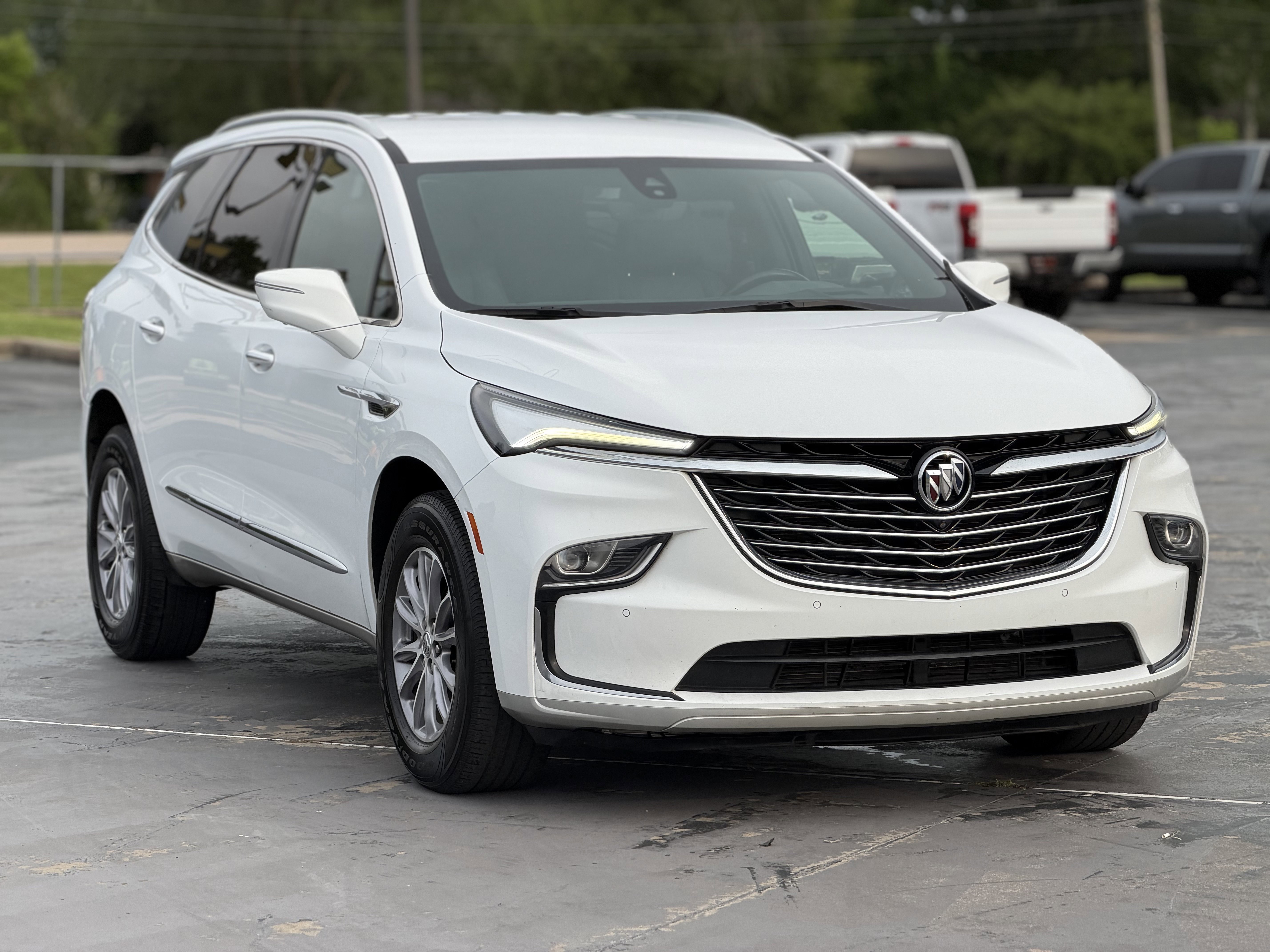 Used 2024 Buick Enclave Premium FWD image 3