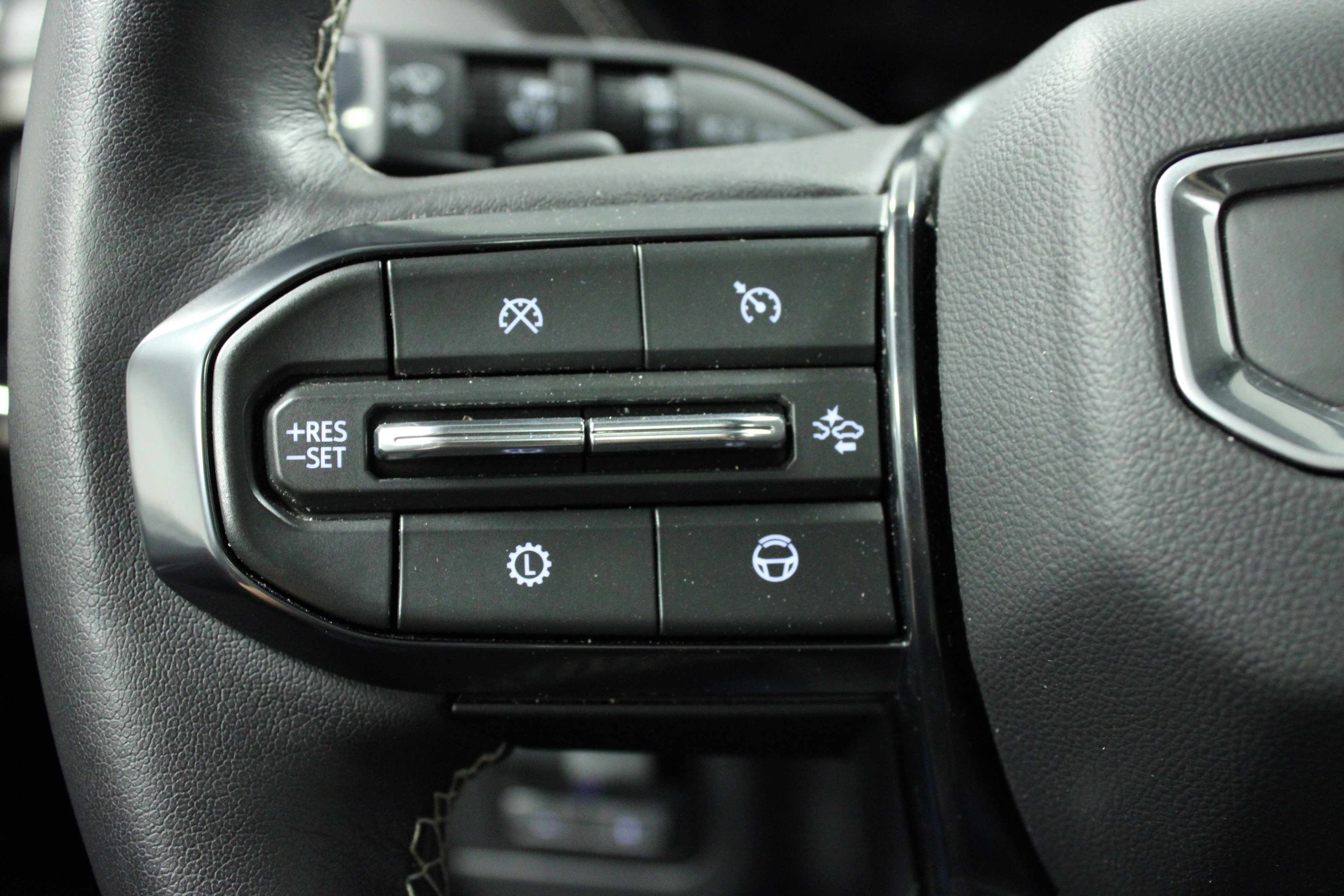Used 2026 GMC Yukon Denali Ultimate AWD/4WD image 22