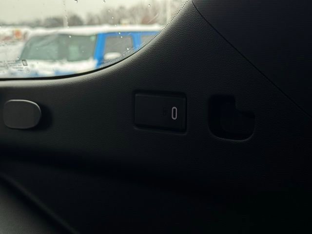 Used 2021 GMC Yukon Denali w/ Denali Ultimate Package image 24