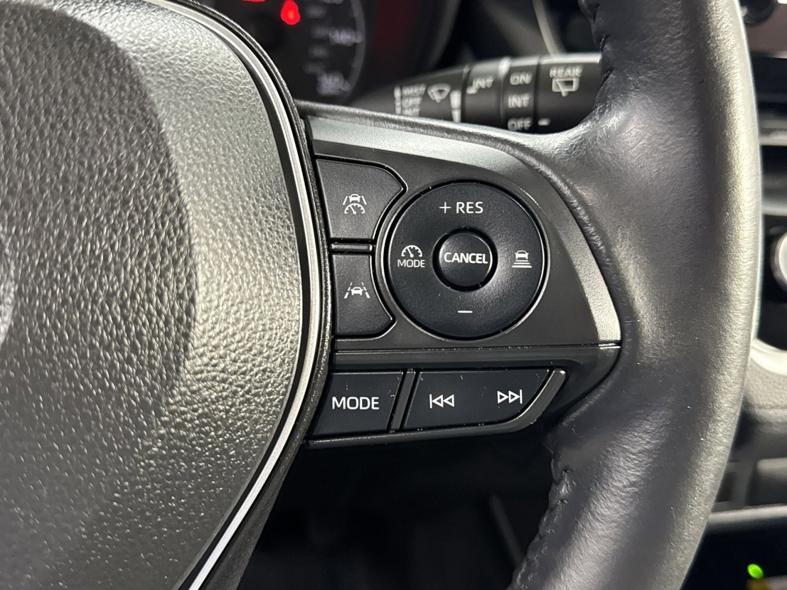 Used 2023 Toyota Corolla Cross LE image 36