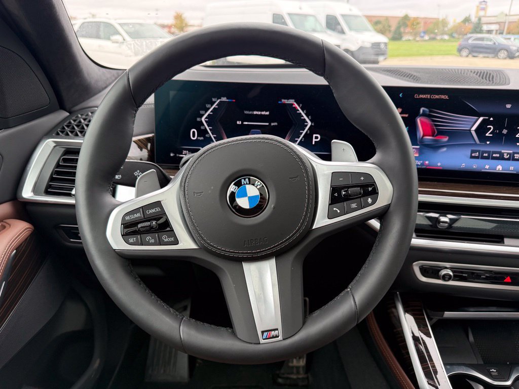 Used 2026 BMW X7 xDrive40i w/ M Sport Package AWD/4WD image 19