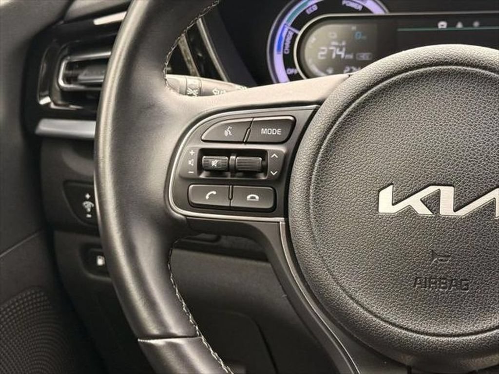 Used 2022 Kia Niro LXS FWD image 22