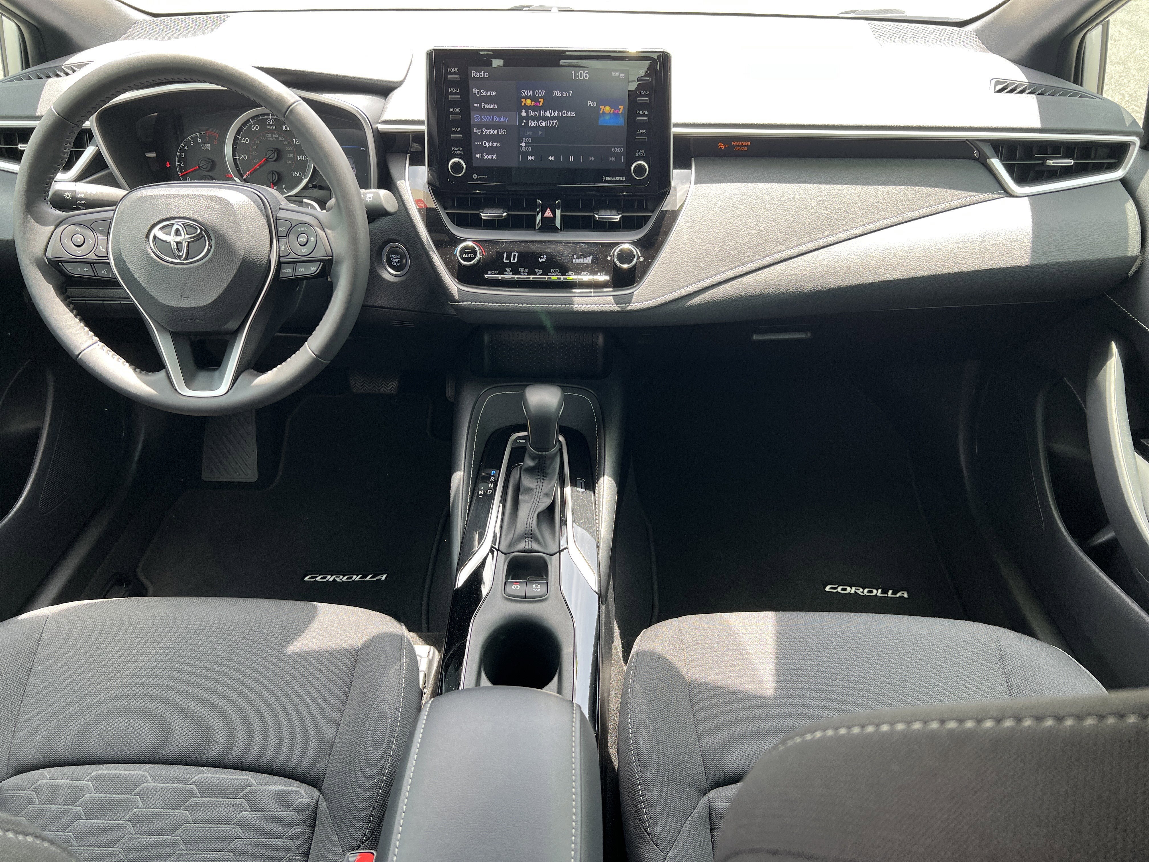 Certified 2022 Toyota Corolla SE FWD image 4