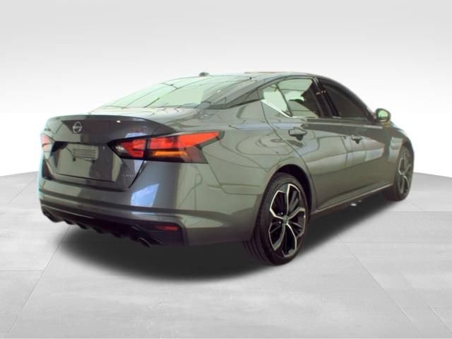 Used 2025 Nissan Altima 2.5 SR AWD/4WD image 5