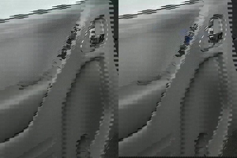 Used 2018 Nissan Frontier SV image 13