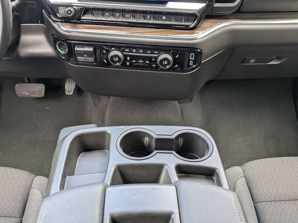 Used 2025 Chevrolet Silverado 1500 LT AWD/4WD image 19
