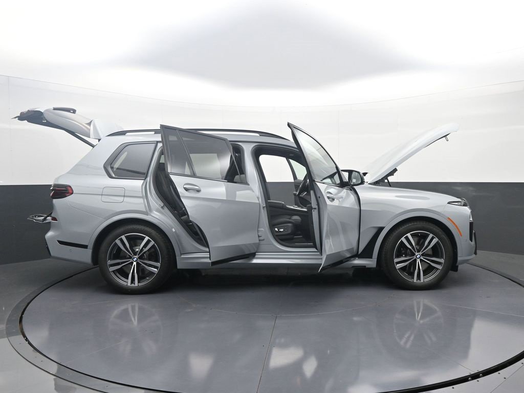 New 2026 BMW X7 M60i w/ Executive Package image 56