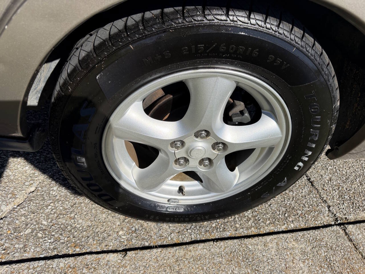 Used 2002 Ford Taurus SE FWD image 17
