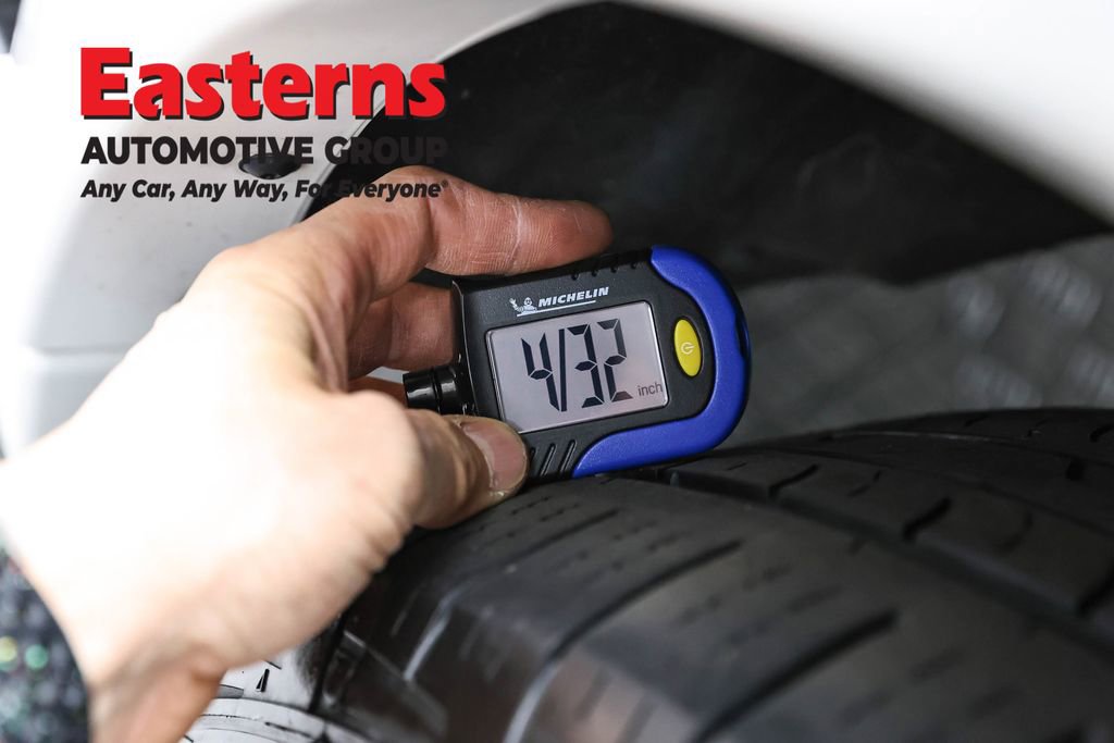 Used 2024 Nissan Armada SL w/ Captain's Chairs Package image 31