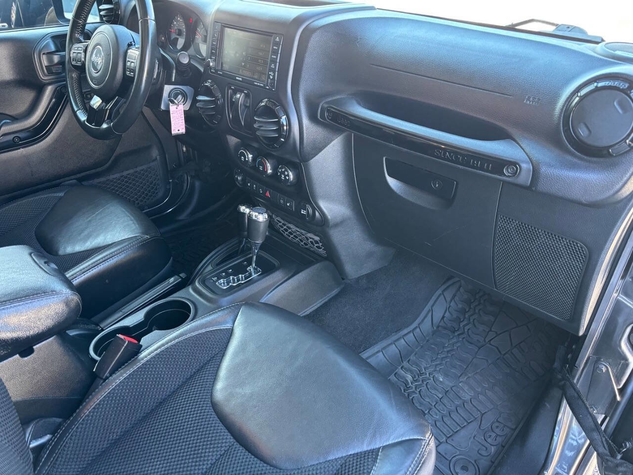 Used 2017 Jeep Wrangler Sahara image 18