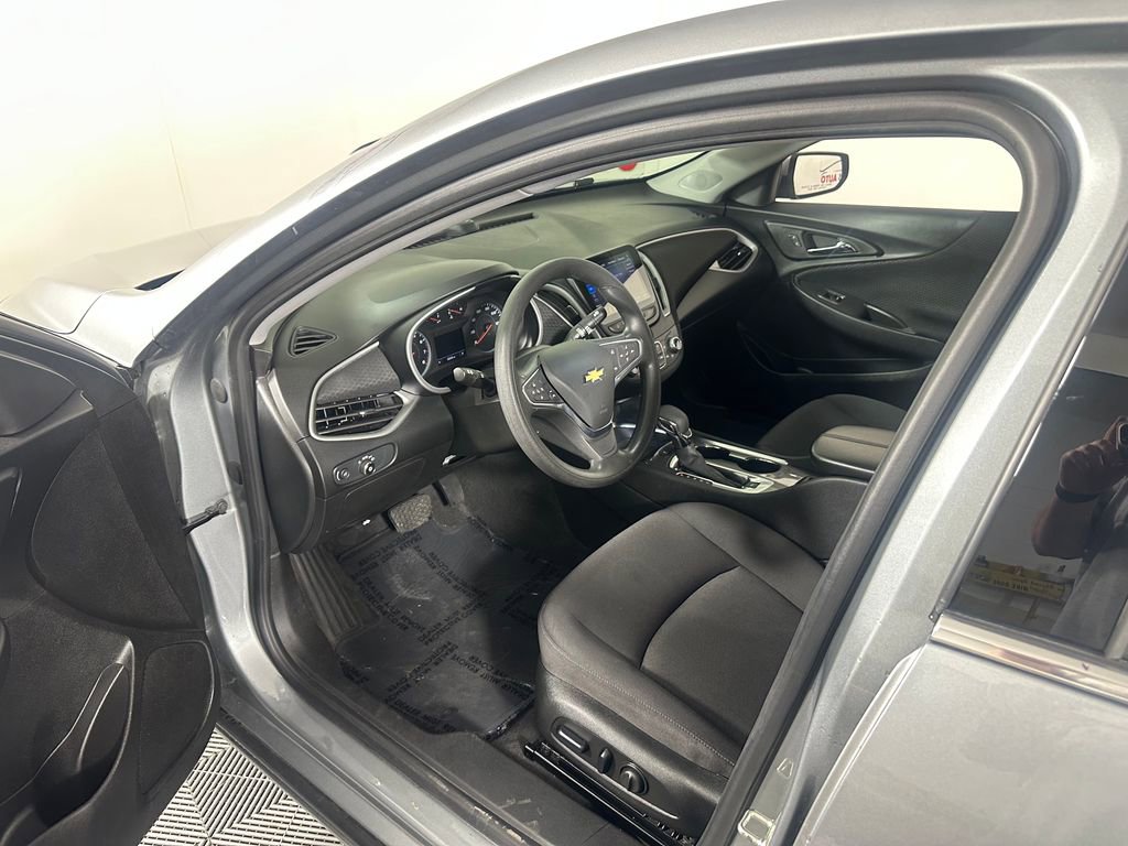 Used 2024 Chevrolet Malibu LT FWD image 15