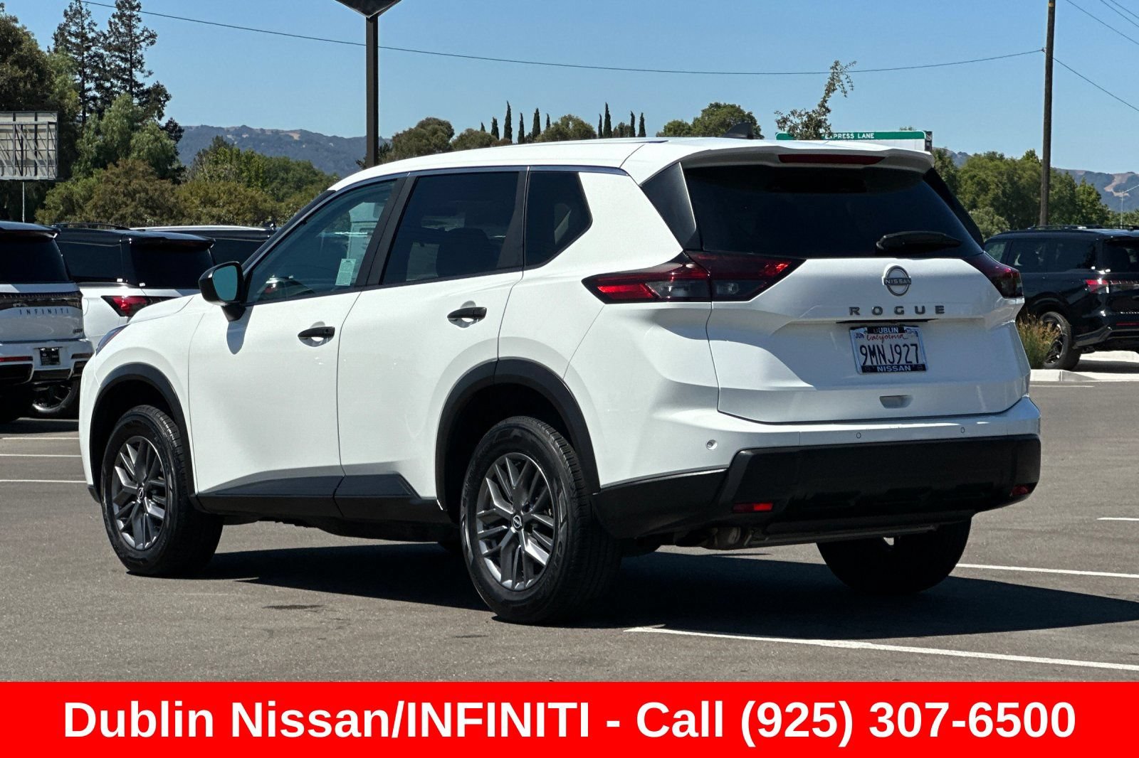 Used 2024 Nissan Rogue S FWD image 6
