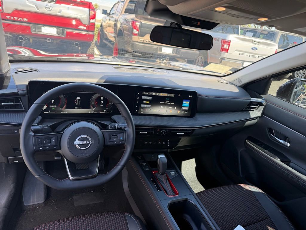 Used 2025 Nissan Kicks SR image 10