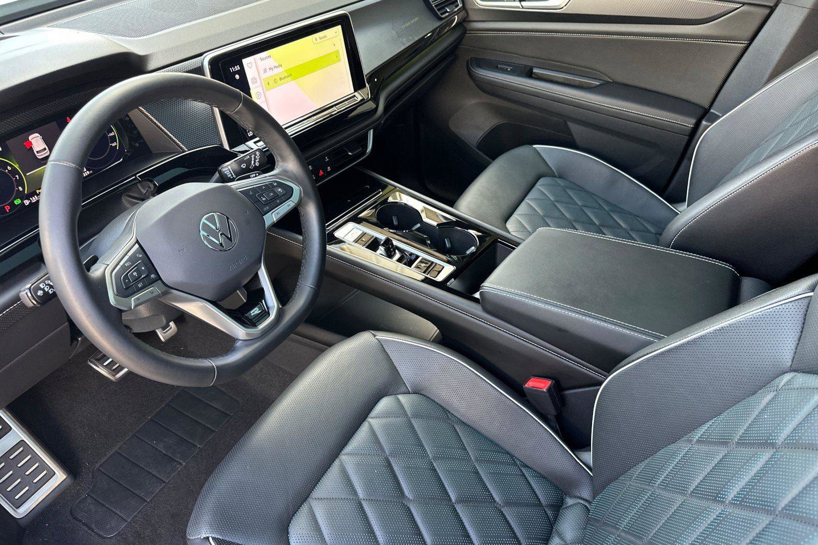 Used 2024 Volkswagen Atlas Cross Sport SEL Premium R-Line image 9