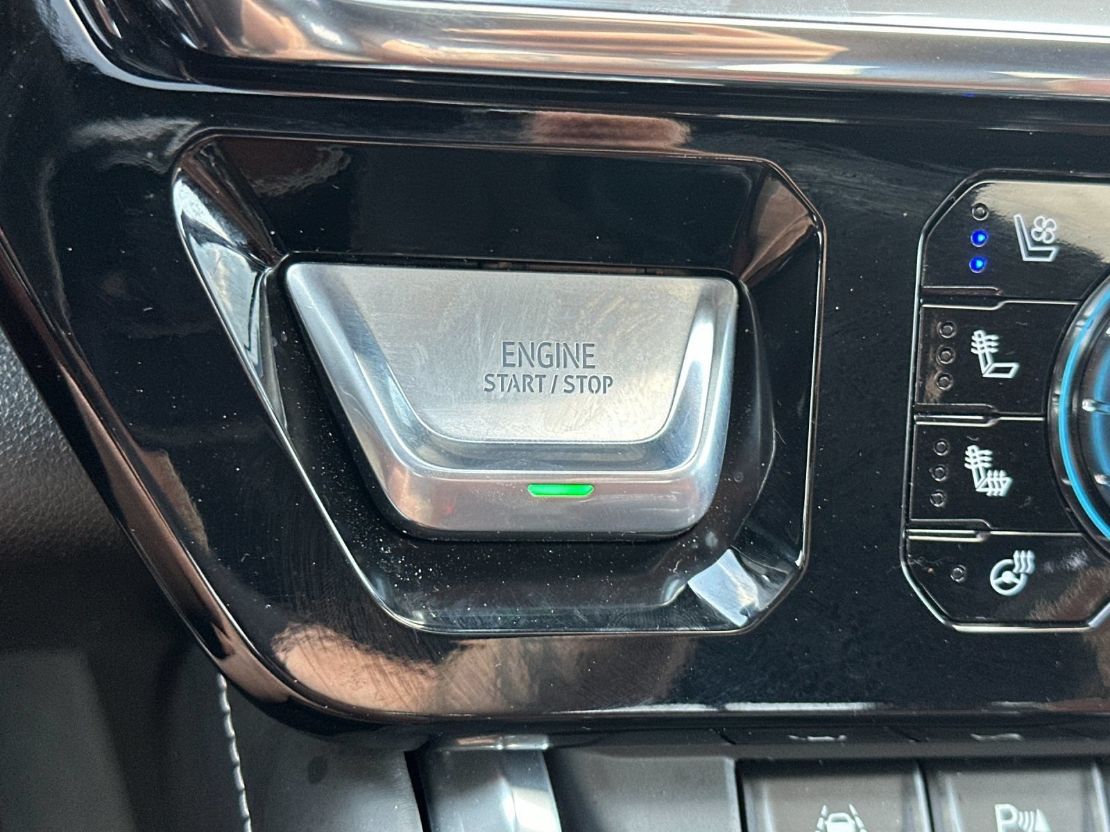 Used 2025 GMC Sierra 1500 Denali Ultimate AWD/4WD image 25