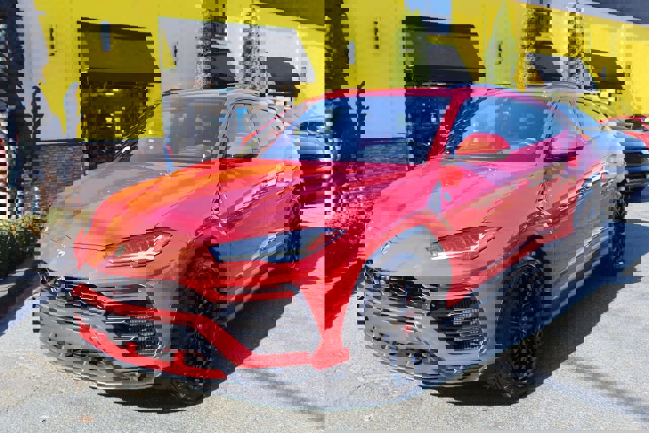 Used 2019 Lamborghini Urus image 3