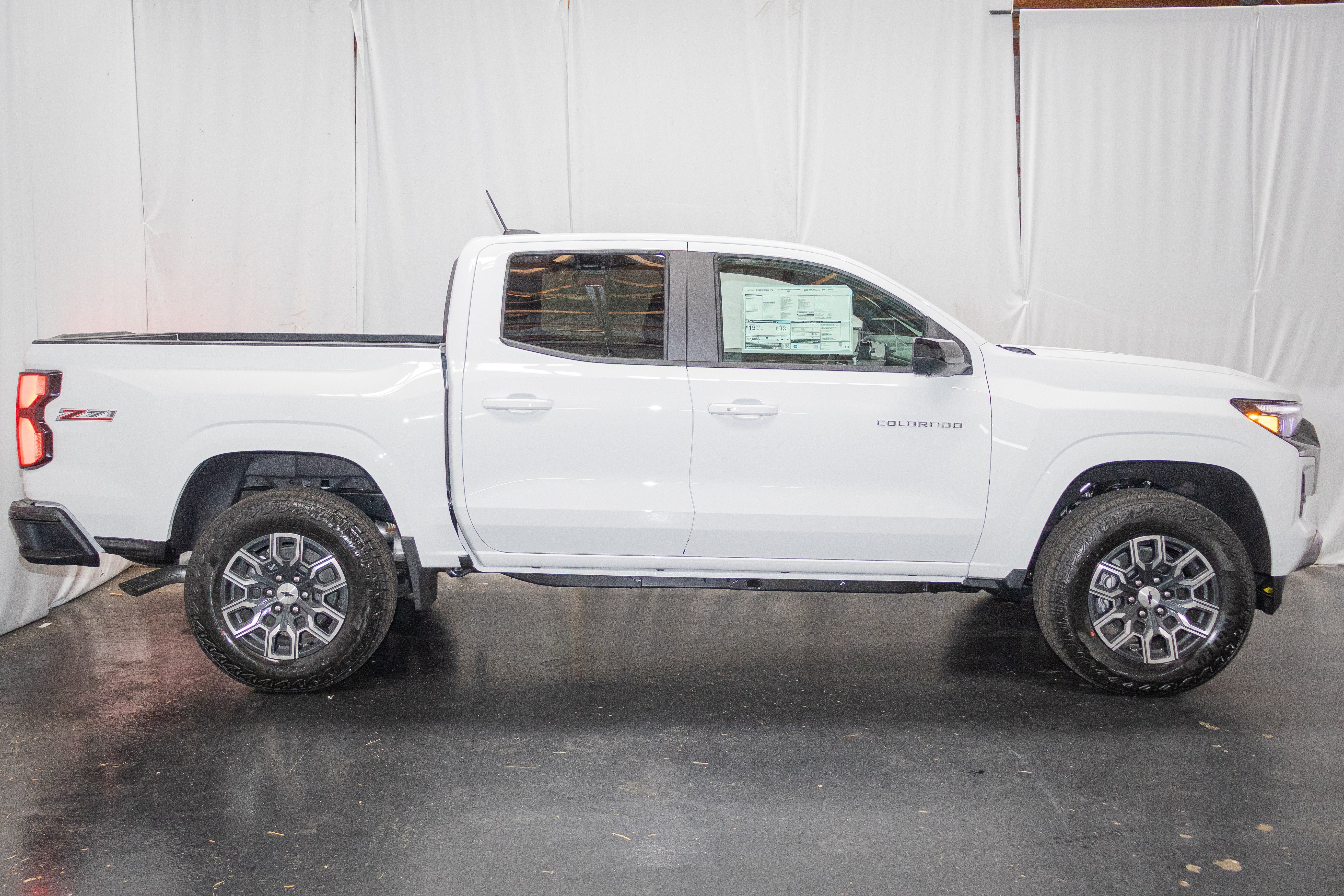 New 2026 Chevrolet Colorado Z71 w/ Technology Package AWD/4WD image 5