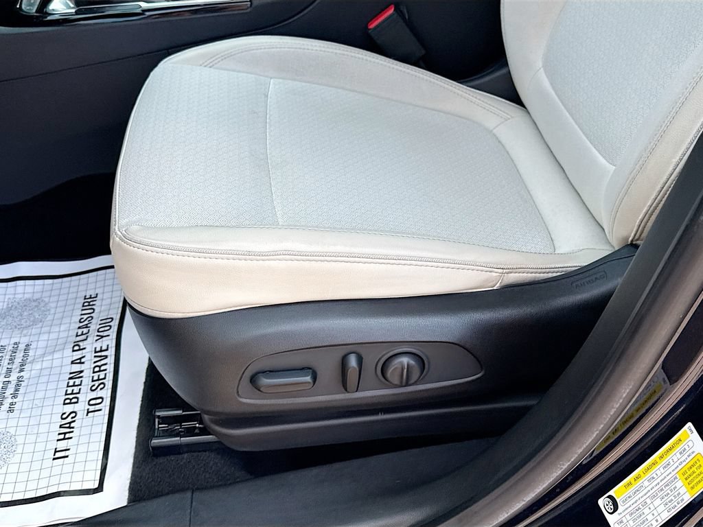 Used 2021 Buick Encore GX Preferred w/ Cold Weather Comfort Package AWD/4WD image 21