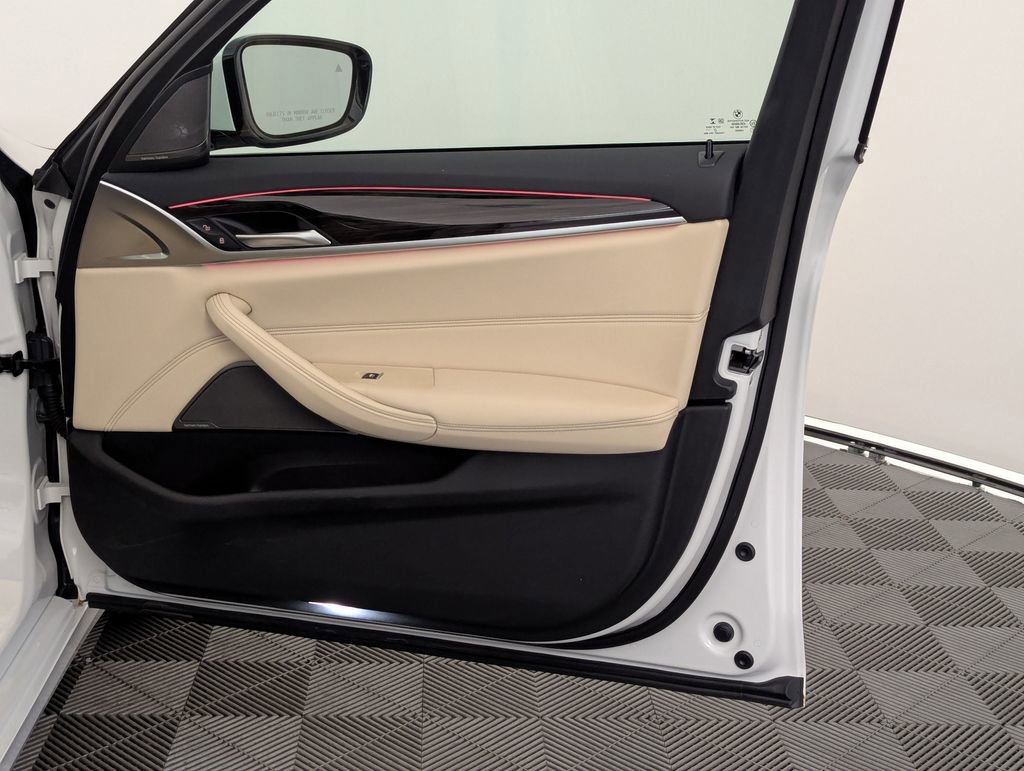 Used 2023 BMW 530i w/ Premium Package RWD image 90