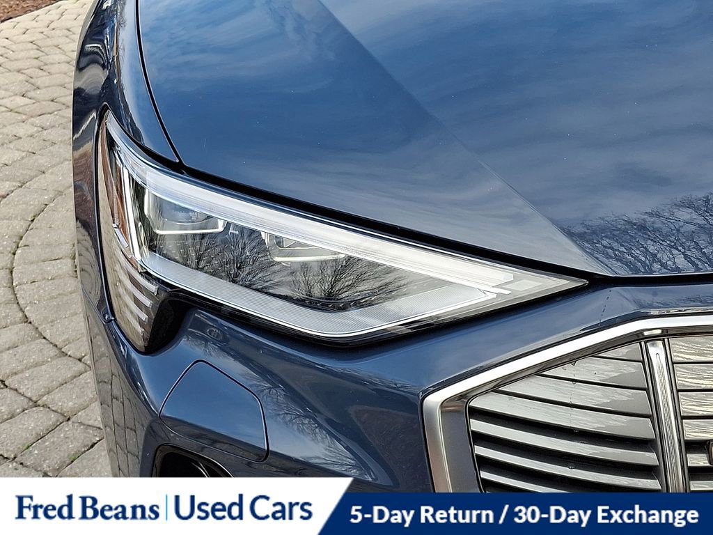 Used 2023 Audi e-tron Premium image 11
