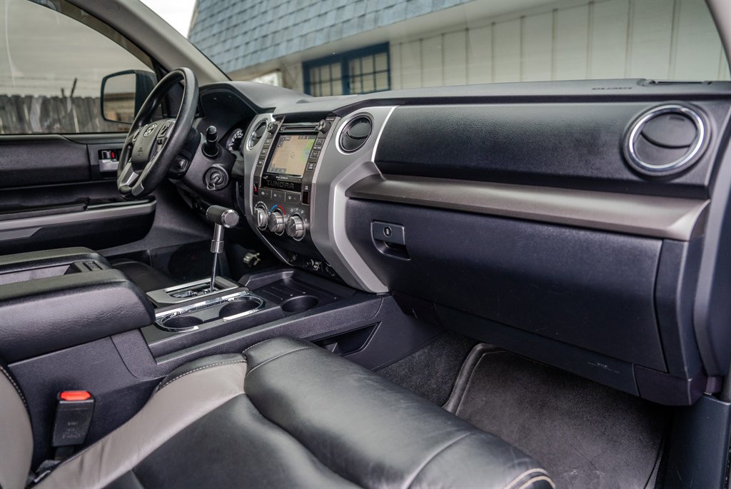 Used 2018 Toyota Tundra SR5 w/ SR5 Upgrade Package image 32