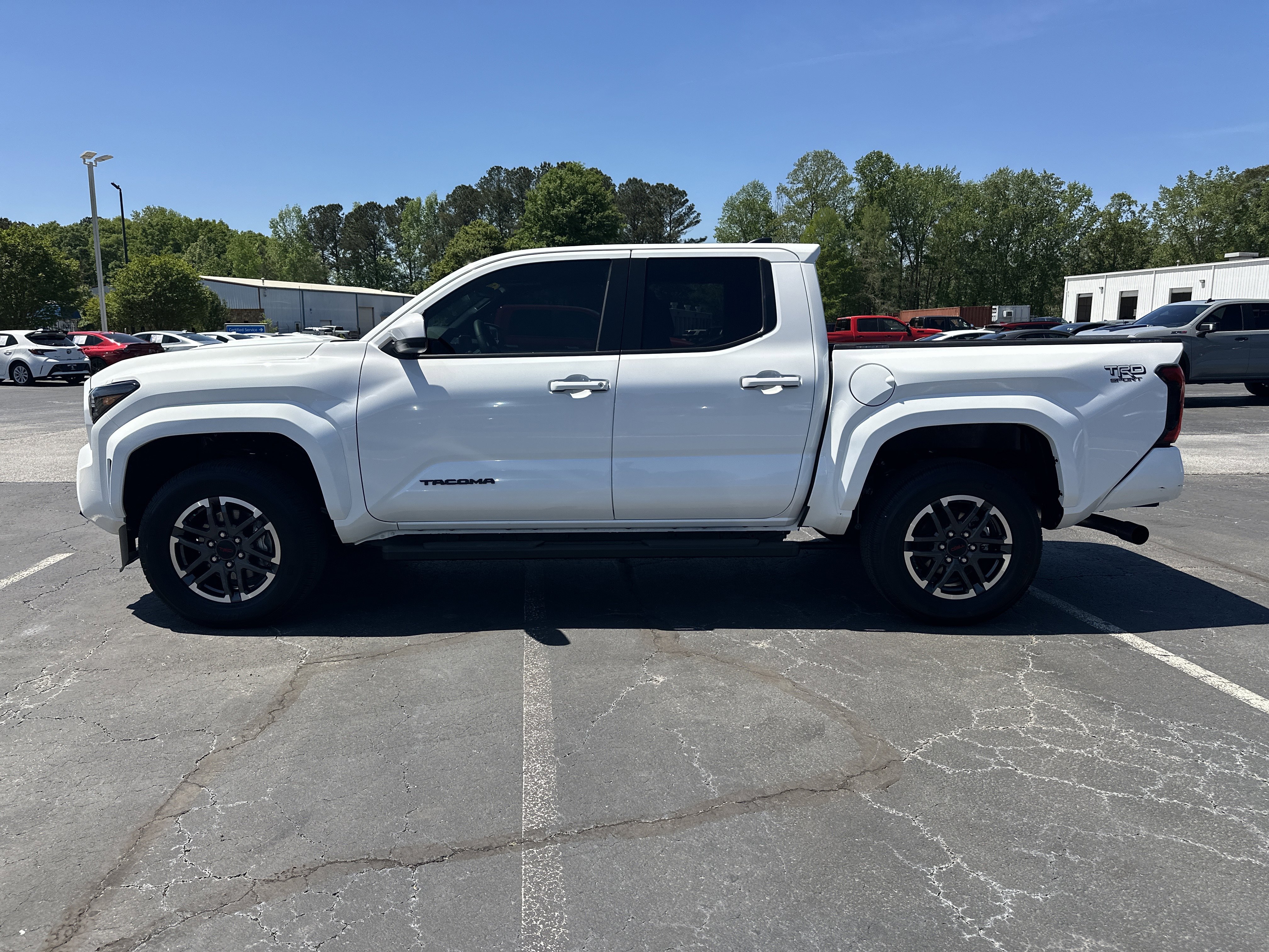 Used 2025 Toyota Tacoma TRD Sport AWD/4WD image 5