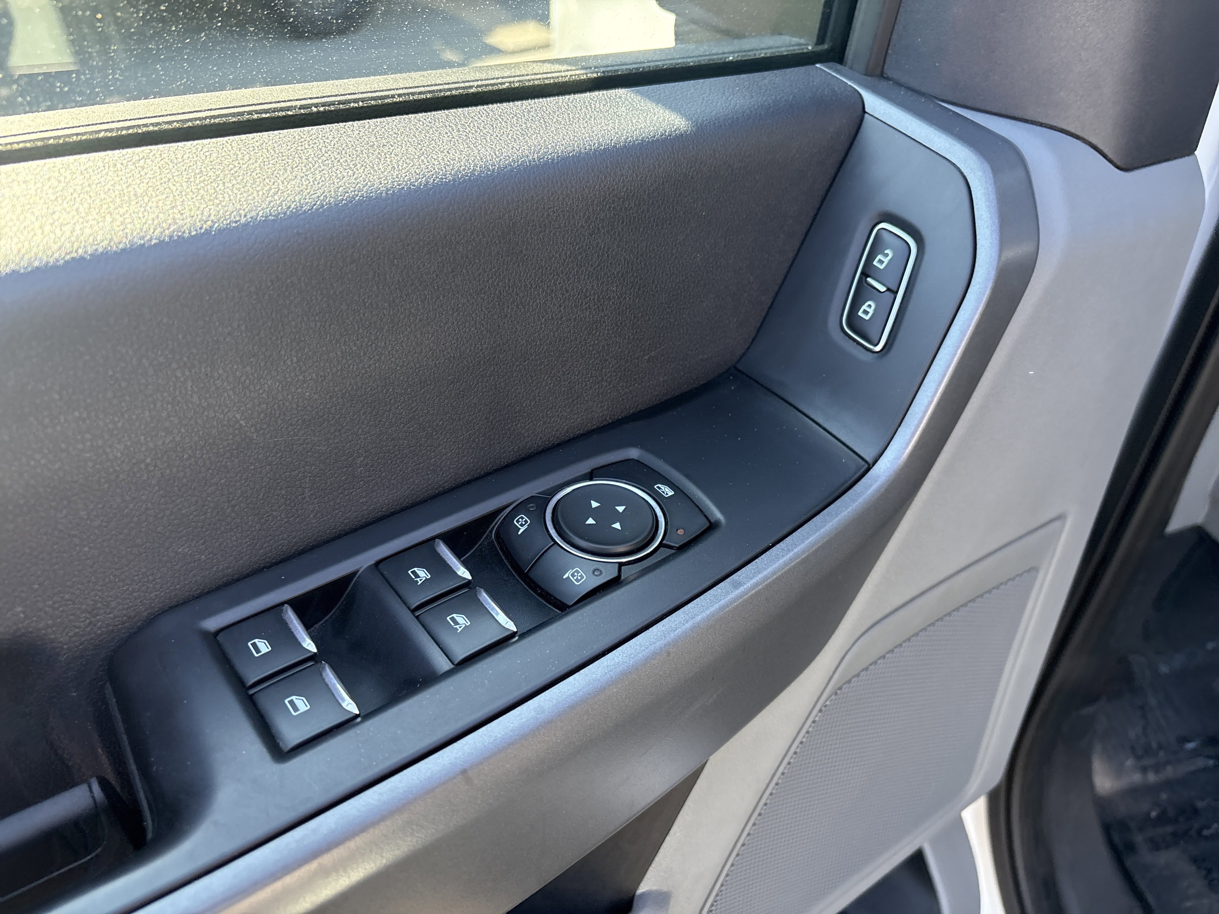 Used 2024 Ford F250 XL w/ STX Appearance Package AWD/4WD image 15