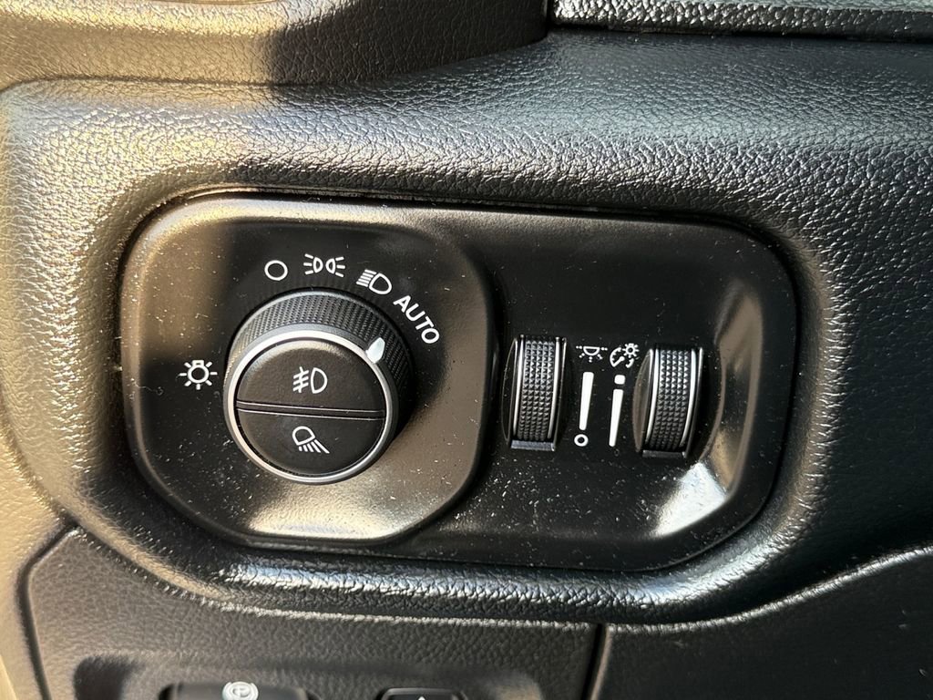 Used 2020 RAM 1500 Laramie w/ Sport Appearance Package AWD/4WD image 22