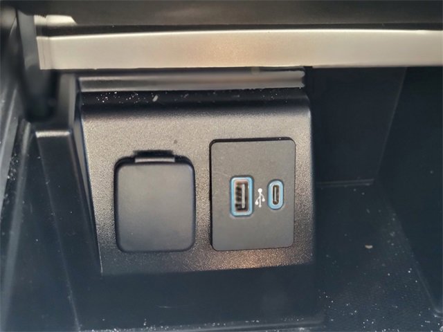 Certified 2020 Ford Explorer XLT w/ Equipment Group 202A image 28