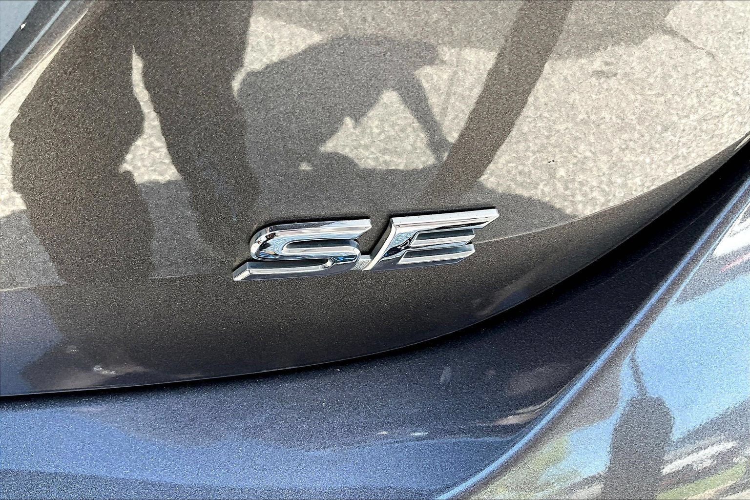 Used 2018 Toyota Camry SE FWD image 21