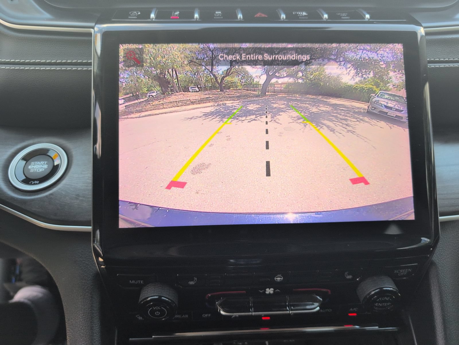 Used 2023 Jeep Grand Cherokee L Limited RWD image 11