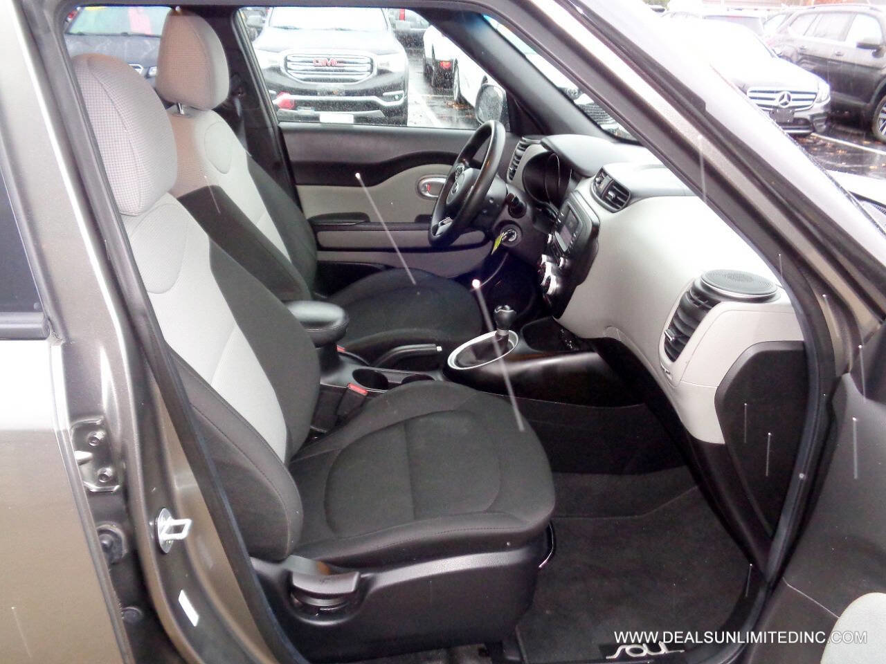 Used 2019 Kia Soul FWD image 18