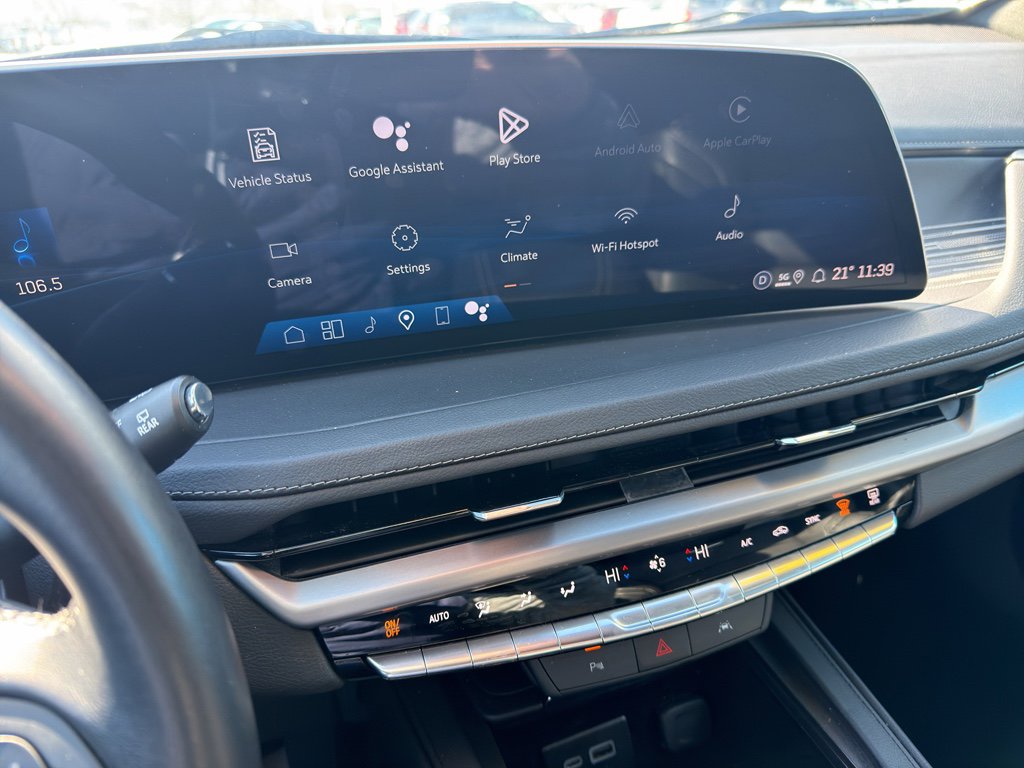 Used 2025 Cadillac XT4 Premium Luxury image 18