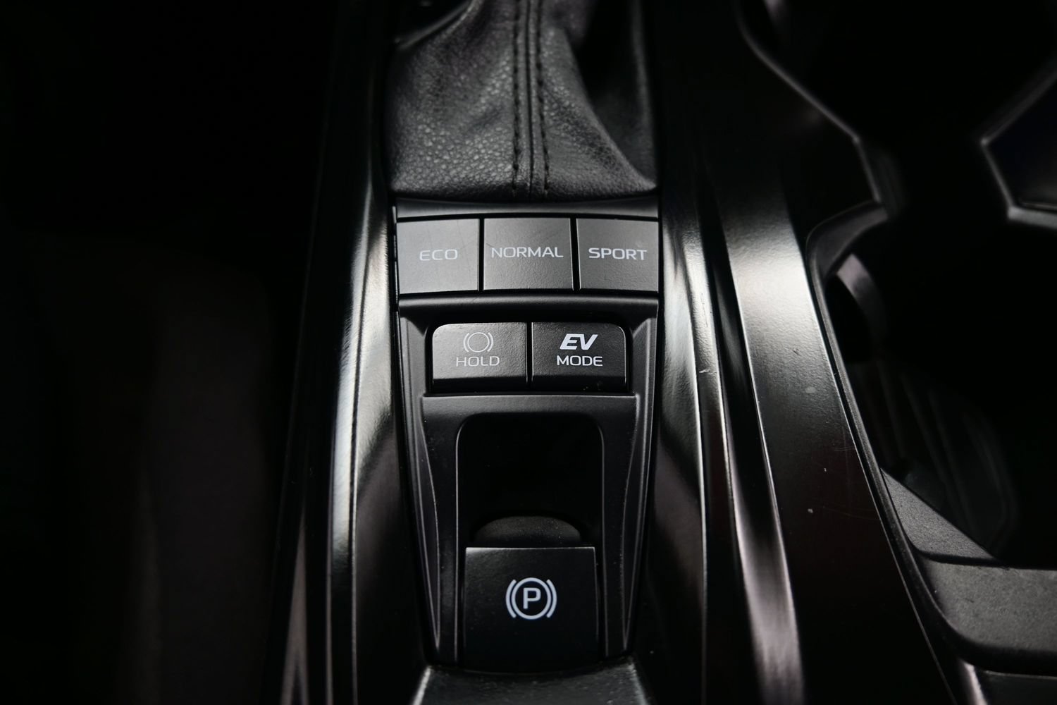 Used 2025 Toyota Camry LE FWD image 21
