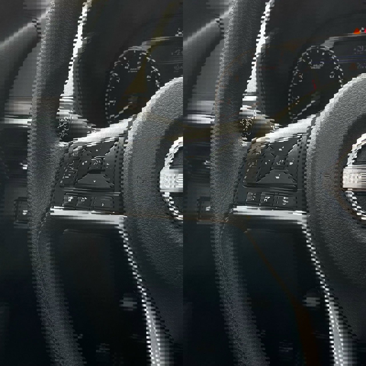 Used 2024 Nissan Altima 2.5 SV image 14