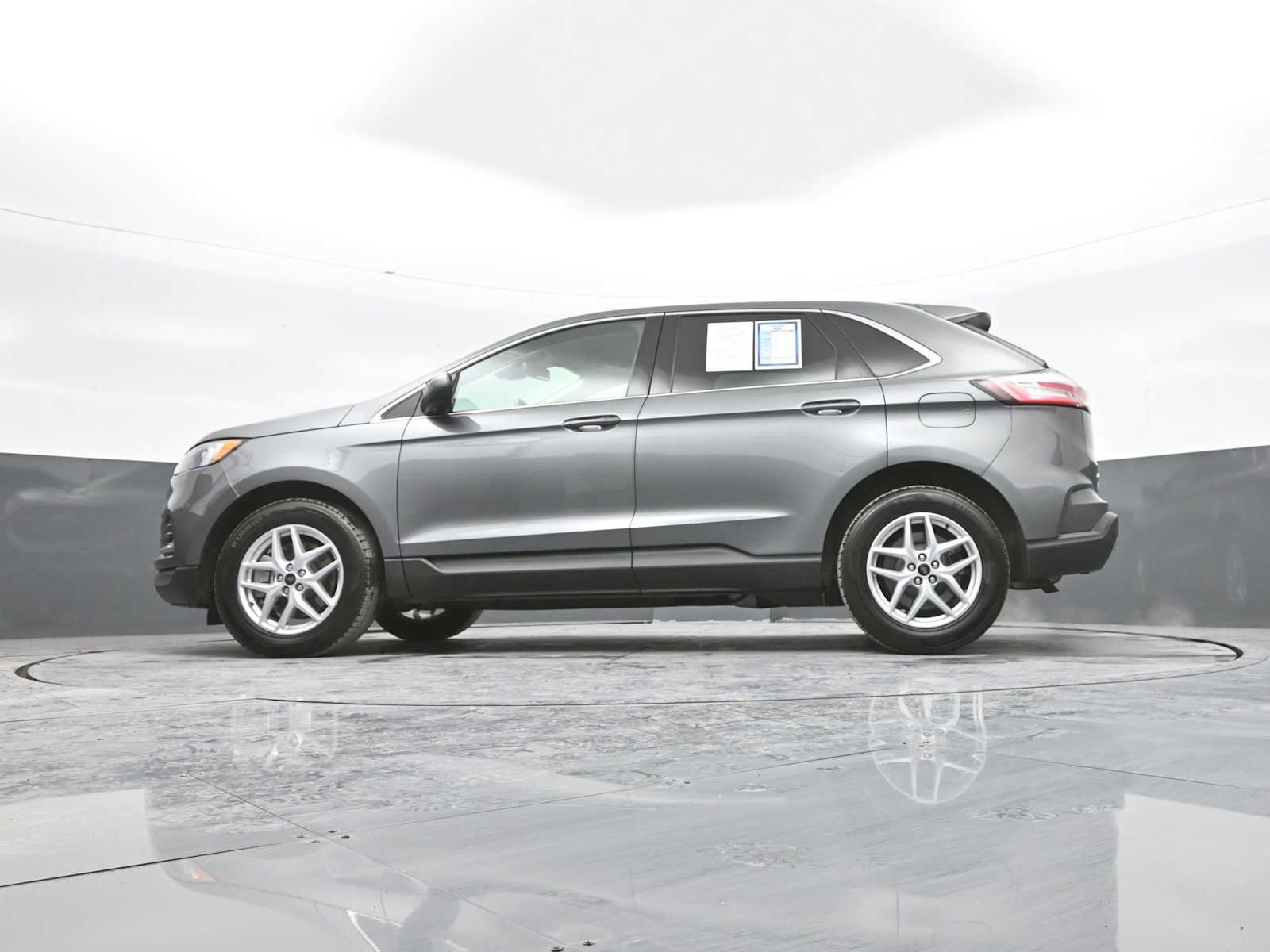 Used 2024 Ford Edge SEL image 39