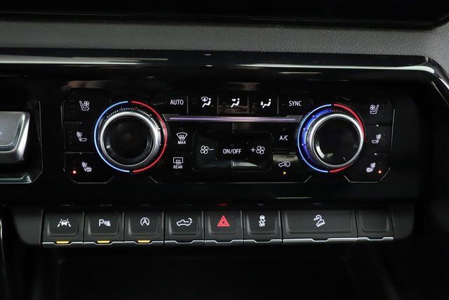 Used 2025 GMC Sierra 1500 AT4 w/ AT4 Premium Package image 4