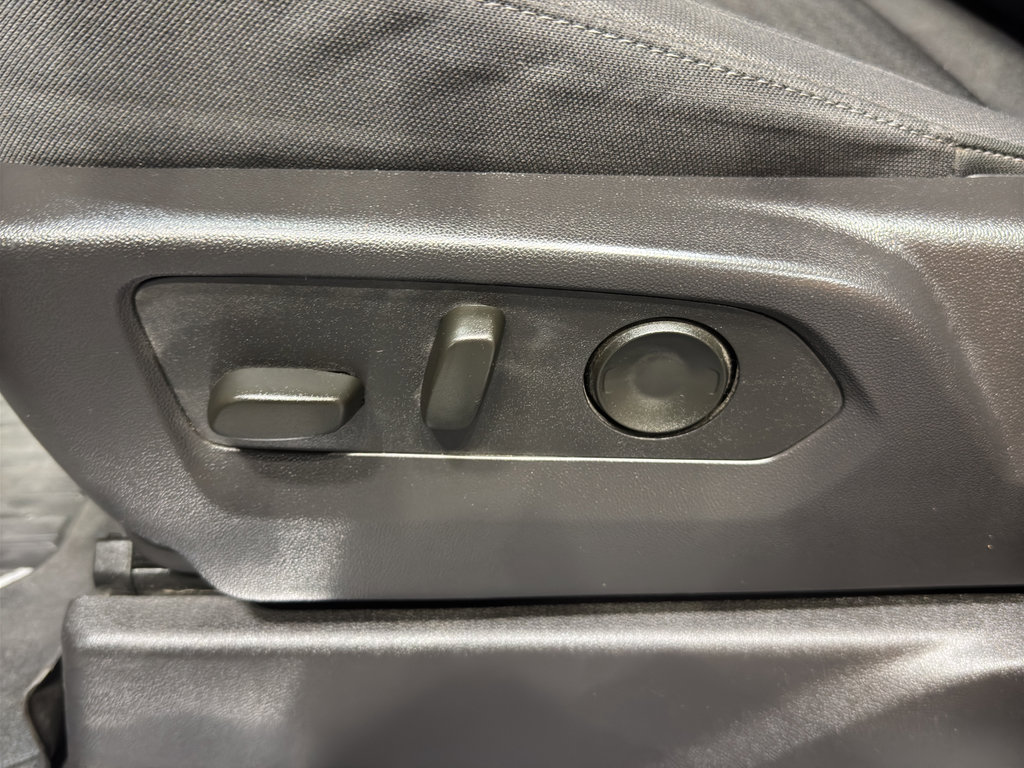 Used 2025 GMC Sierra 1500 Elevation w/ LPO, Elevation Black Package image 19