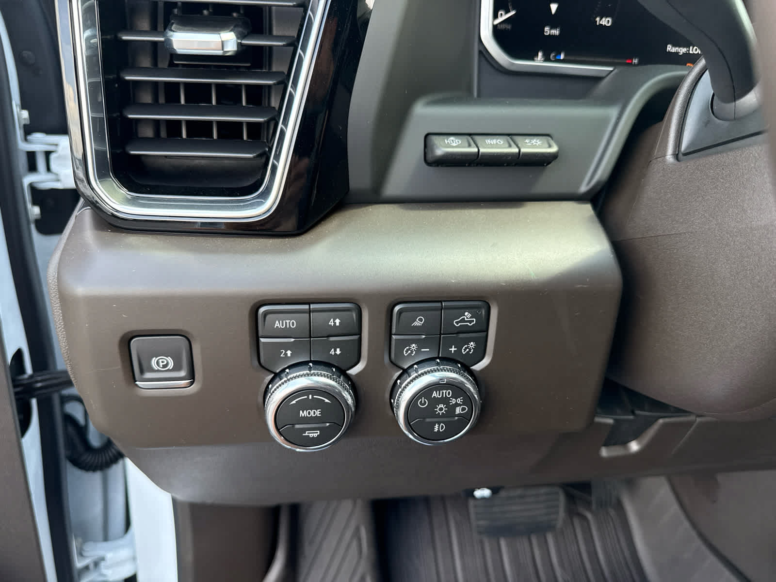 New 2026 GMC Sierra 3500 Denali w/ Technology Package AWD/4WD image 16