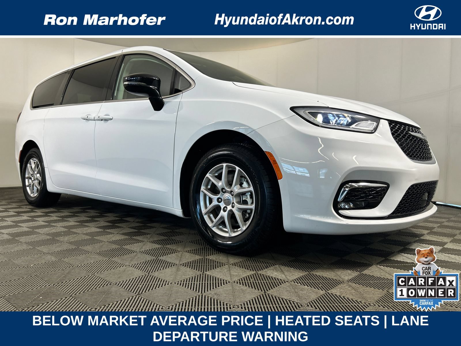 Used 2024 Chrysler Pacifica Touring-L FWD image 1