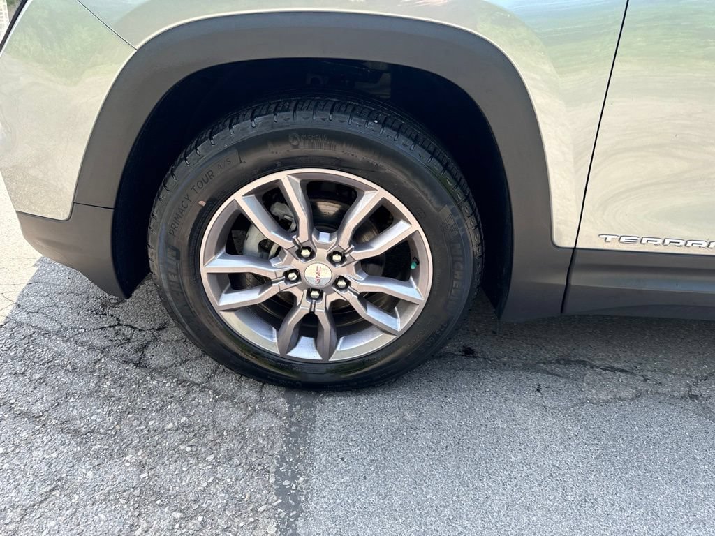 Used 2023 GMC Terrain SLT w/ LPO, Floor Liner Package AWD/4WD image 11