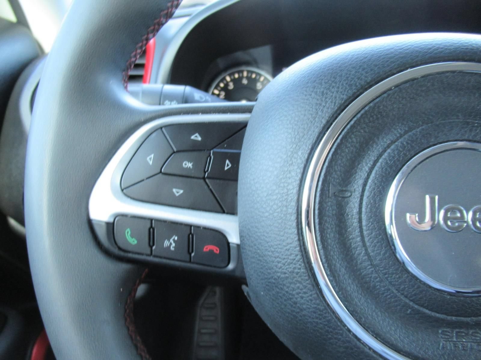 Certified 2023 Jeep Renegade Trailhawk AWD/4WD image 24