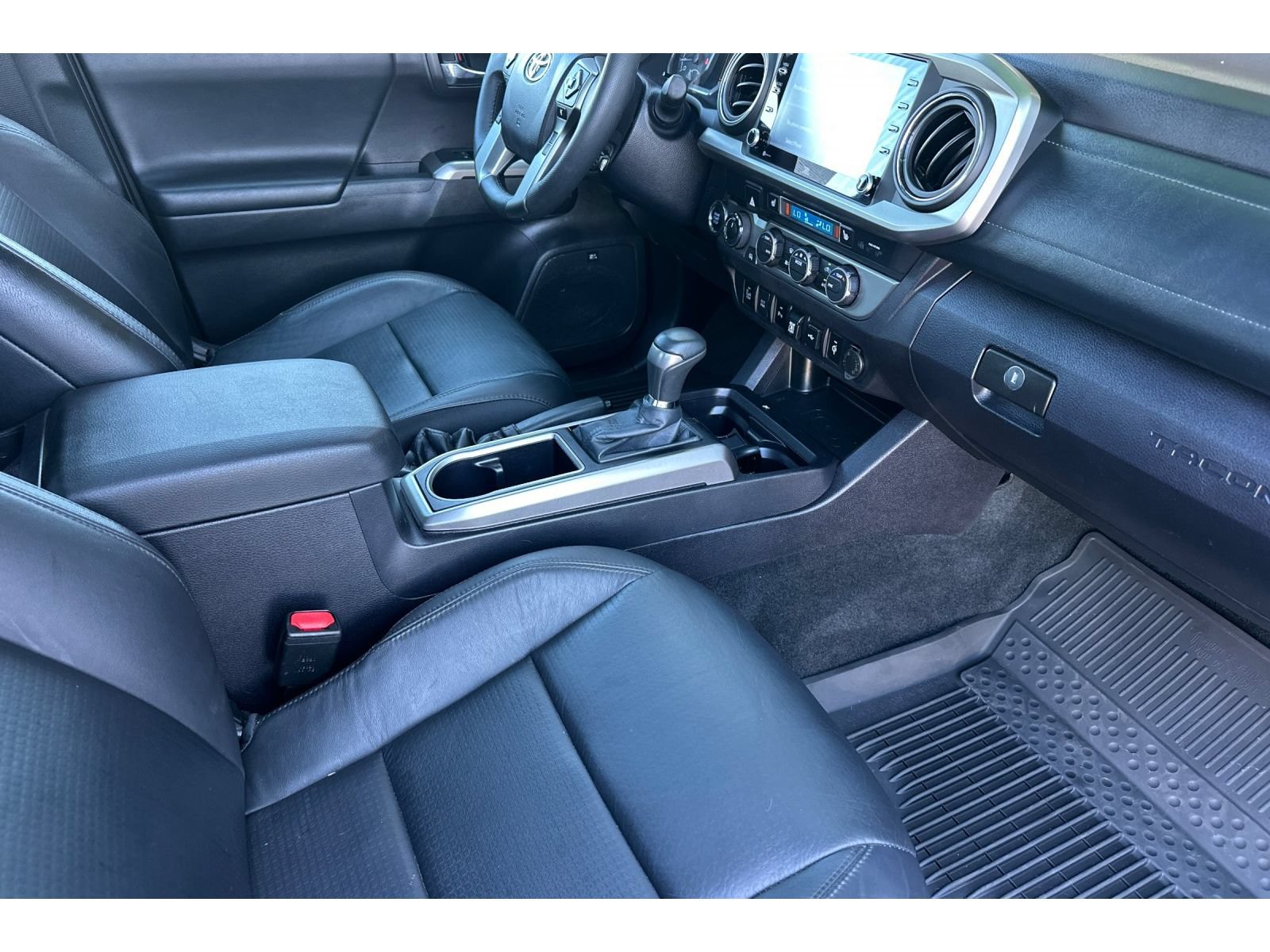 Used 2022 Toyota Tacoma Limited w/ Nightshade Package AWD/4WD image 16