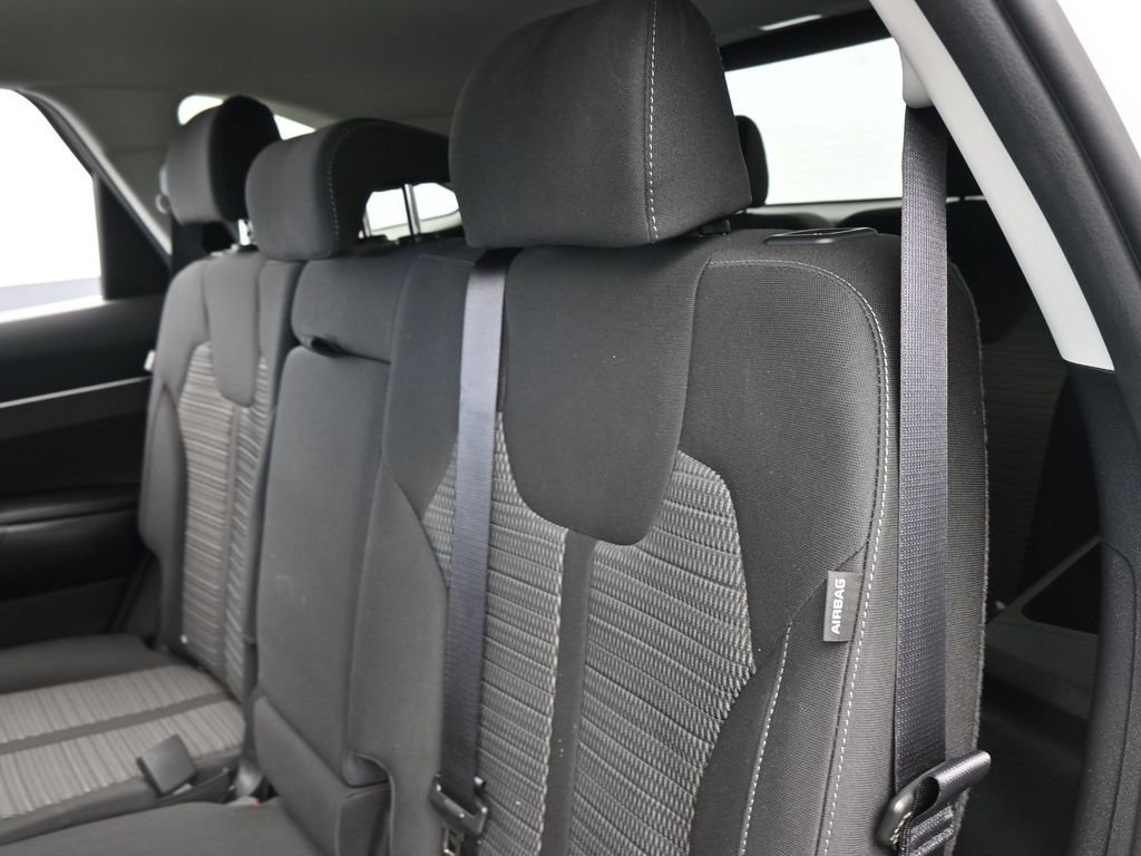 Used 2025 Kia Sorento LX image 30