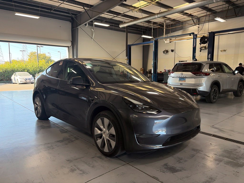 Used 2023 Tesla Model Y 2WD image 1