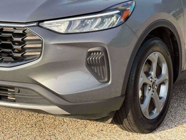 Used 2025 Ford Escape ST-Line FWD image 10
