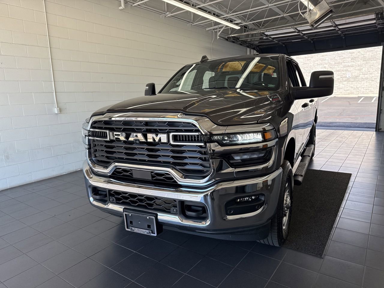 Used 2025 RAM 2500 Tradesman AWD/4WD image 3