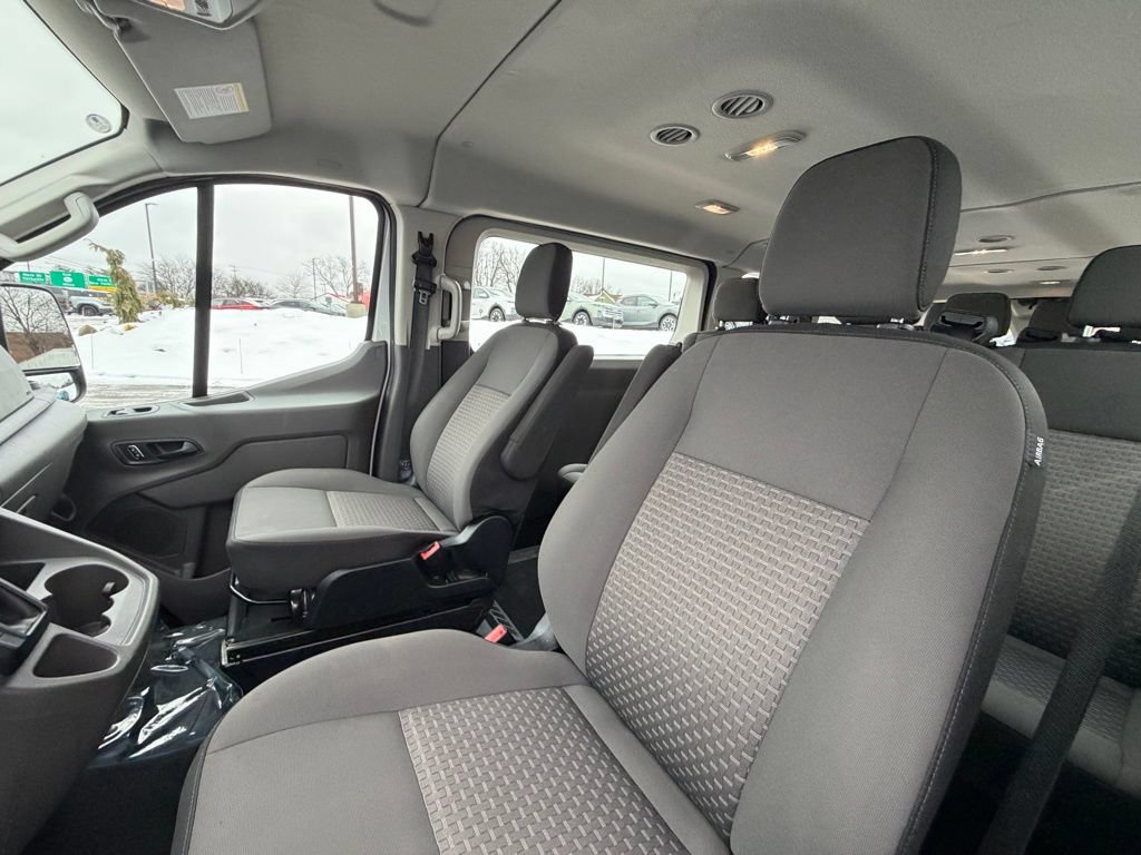 Used 2023 Ford Transit 350 XLT RWD image 6